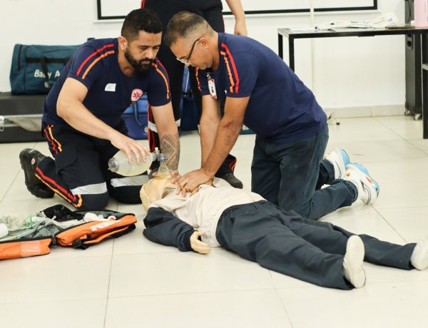 SAMU de Floriano realiza capacitação para aprimorar atendimento de urgência e emergência