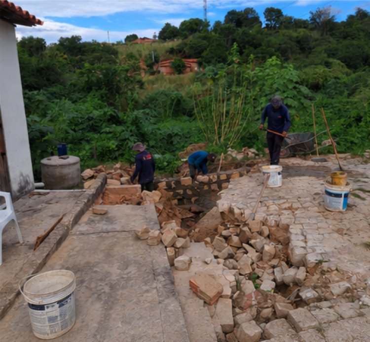 Operação Tapa-Buracos beneficia 26 vias em 13 bairros de Floriano no mês de maio